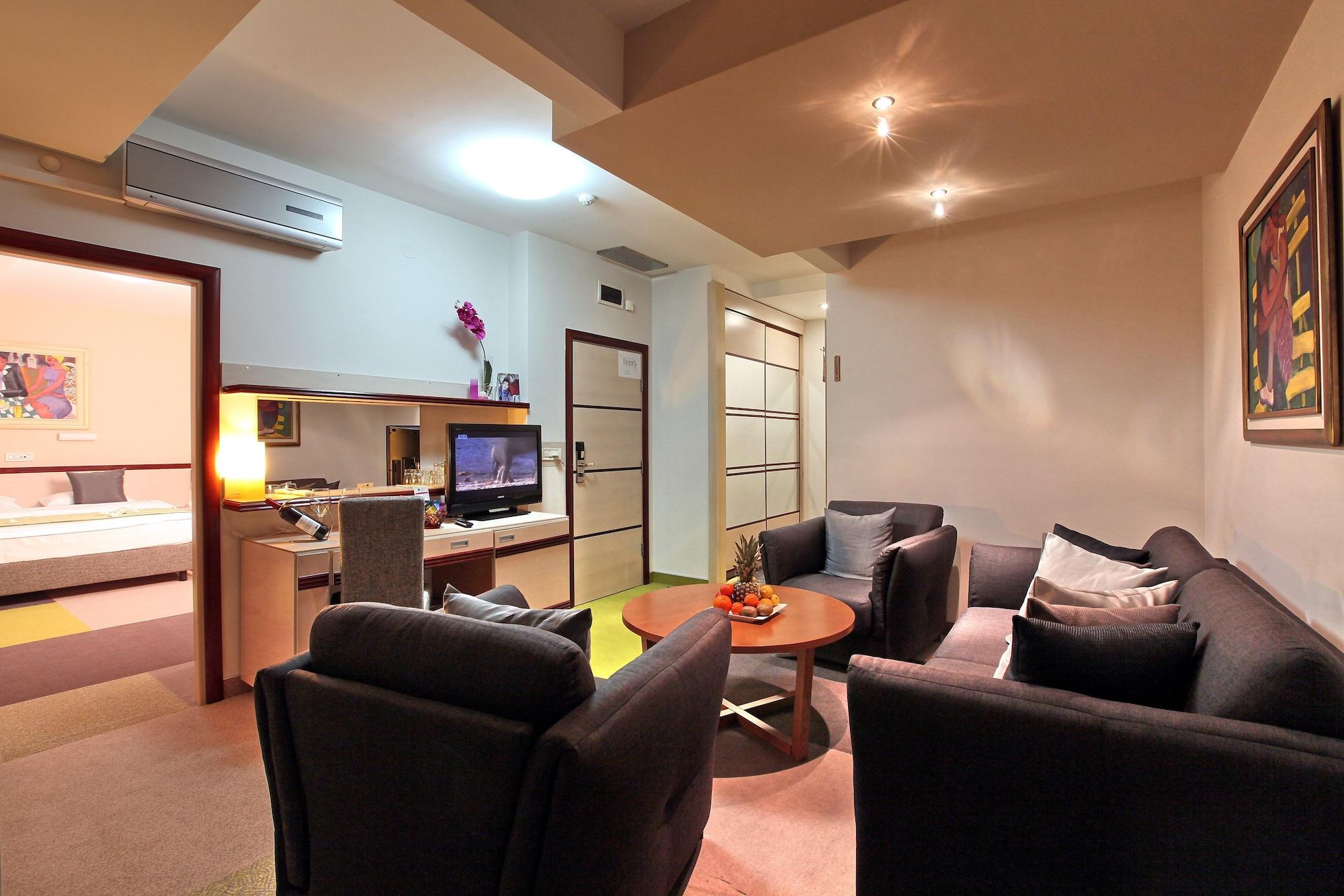 Mona Plaza Zlatibor Hotel Ngoại thất bức ảnh
